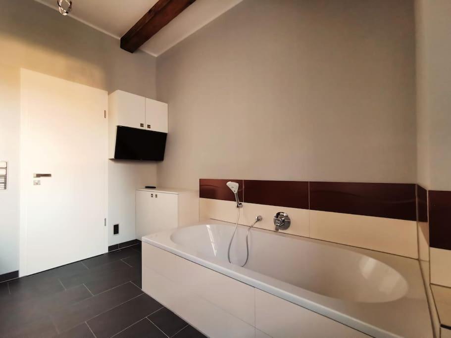 Komfortables Apartment Im Zentrum Erfurts Bagian luar foto